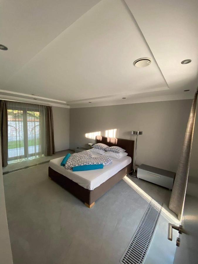 Hajnal Nyaralohaz Villa Balatonfenyves Bagian luar foto
