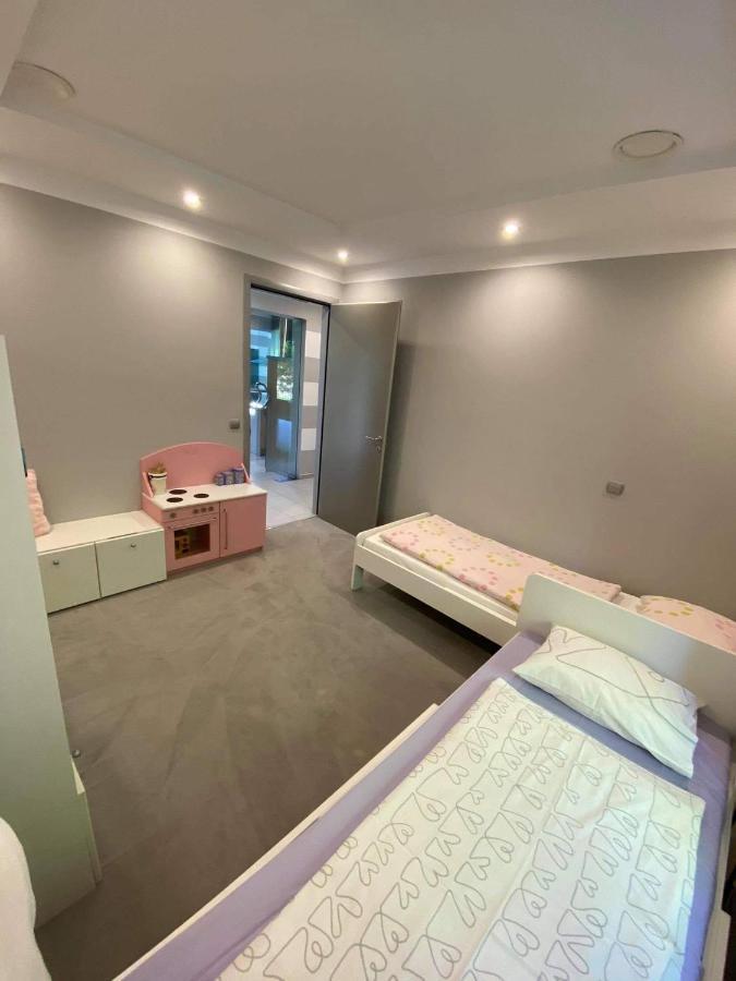 Hajnal Nyaralohaz Villa Balatonfenyves Bagian luar foto